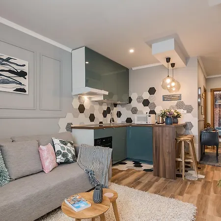 Marant Center- Free Parking شقة *