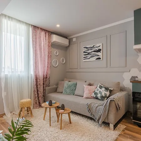 Marant Center- Free Parking شقة *