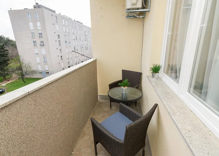 Marant Center- Free Parking Zára