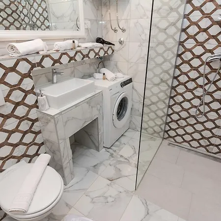 Marant Center- Free Parking Apartment